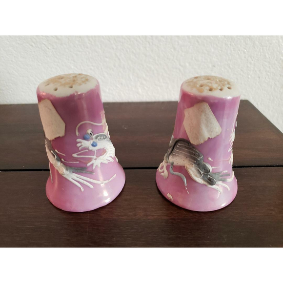 Vintage Dragonware Souvenir Salt and Pepper Shakers Mt. Rushmore Made in Japan - Picture 2 of 4